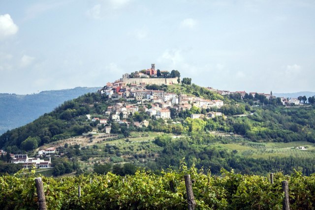 Het dorpje Motovun in het binnenland